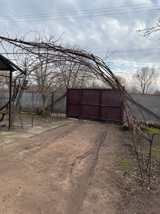 Продається 2-х поверховий будинок Сороченці