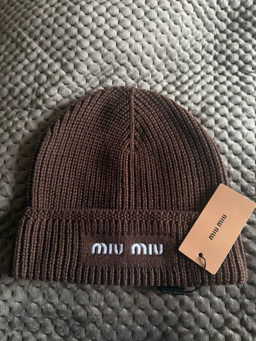 Шапка Miu Miu вʼязана зима