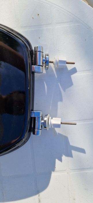 Tampa sanita preta com amortecimento para roca victoria