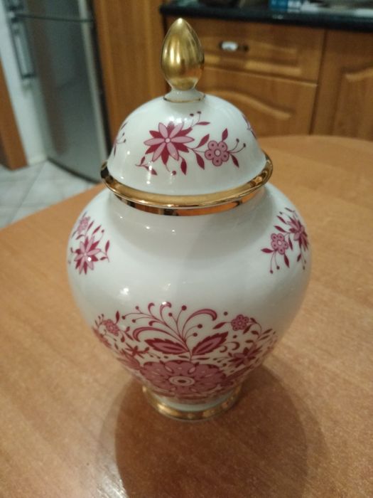Piękny pojemnik wazon porcelana Sygnatura