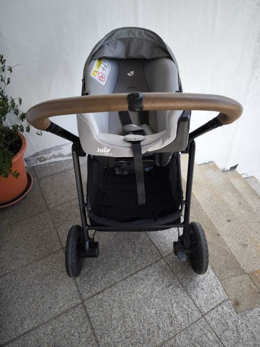 Conjunto Joie: Carrinho Versatrax + Ovo i-Snug