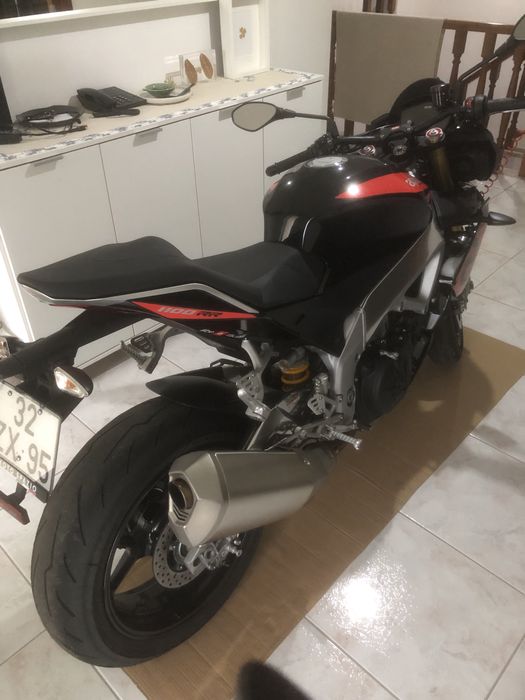 Aprilia Tuono v4 rr 1100