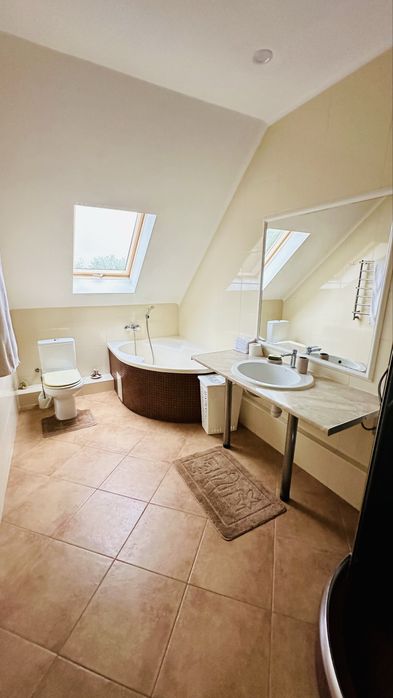 Будинок , Гатне ,інвертор,газ,можно з тваринами