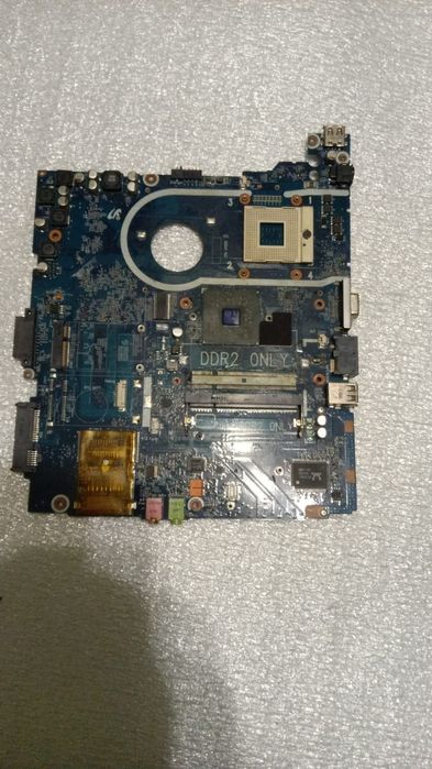 Материнські плати для ноутбуків на запчастини