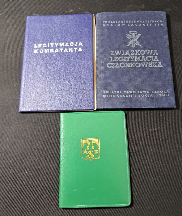 Zestaw legitymacji po jednej rodzinie