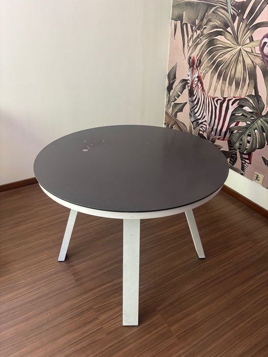 Mesa de sala + cadeiras