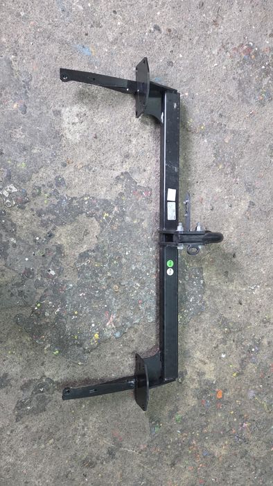 Hak holowniczy Transit Connect
