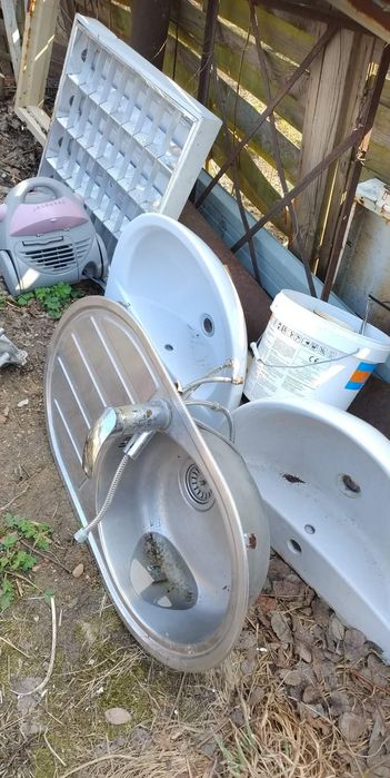 Zlew umywalka w ładnym stanie