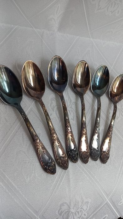 Столовые приборы.