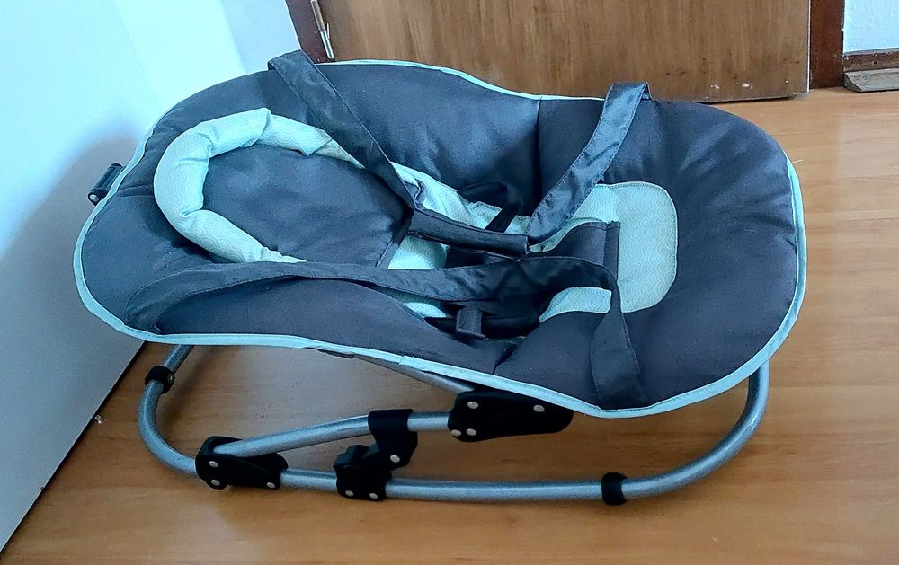 Espreguiçadeira bebé (nova)