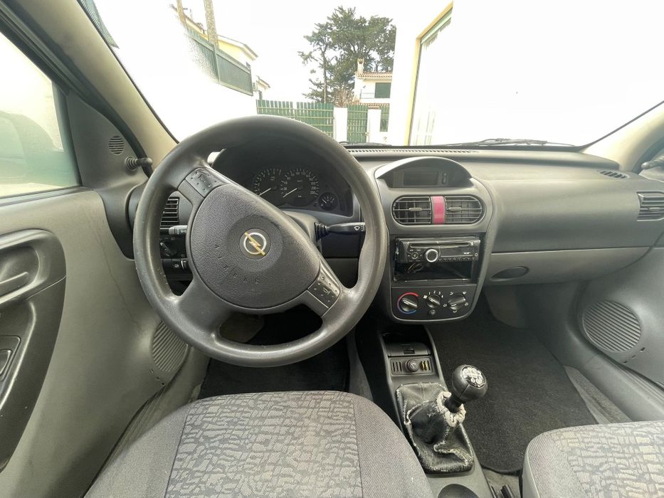 Opel corsa 1.2 ano 2001