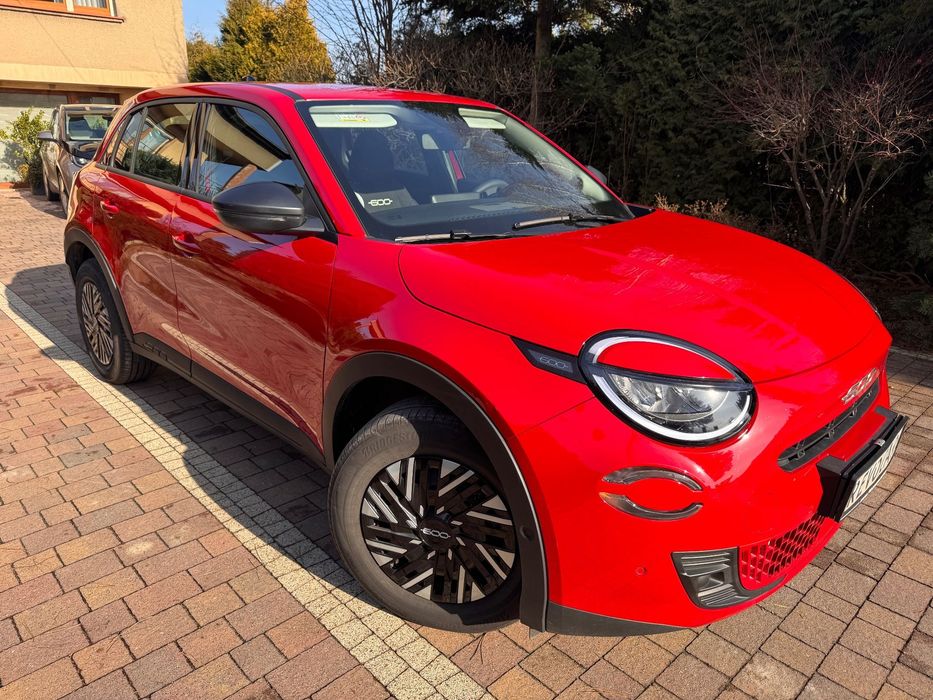 Fiat 600 Hybrid automat kamera 360 Gwarancja Jak Nowy FV23%