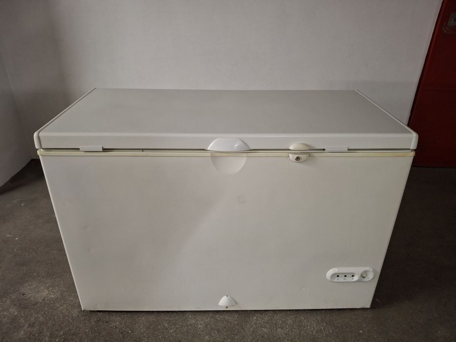Arca congeladora (aprox. 600L)