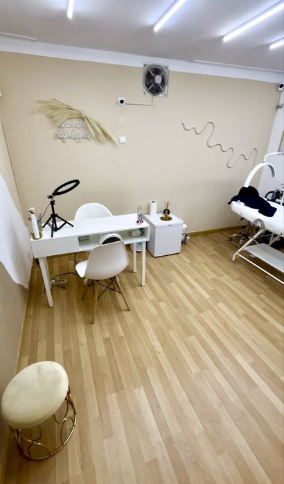 Alugo uma sala dentro  de  salão de estetica