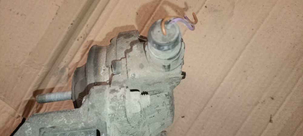 Poduszka silnika audi A6 C4 2.5 TDI 4a0199.381d