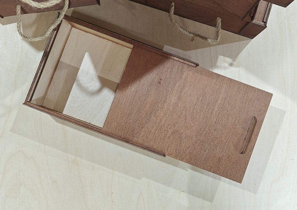 Дерев'яна коробка для подарунка, дерев'яне пакування