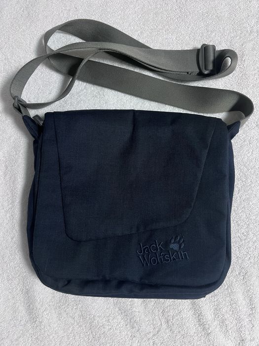 Спортивная сумка бренда Jack Wolfskin