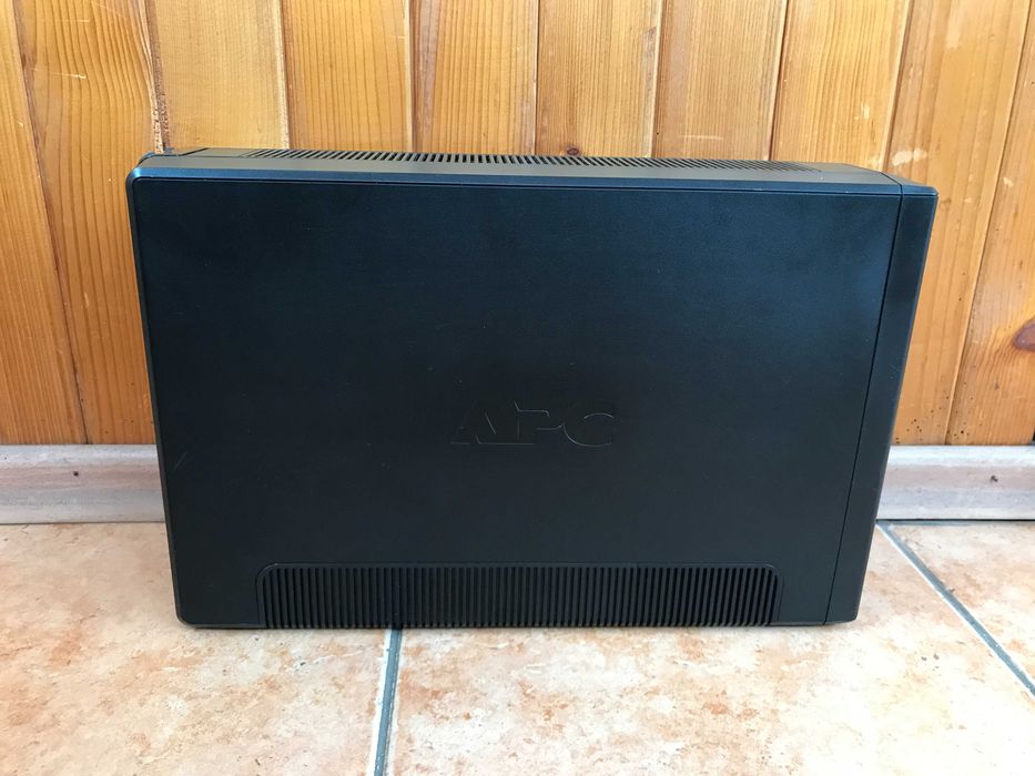 Zasilacz awaryjny APC Back-UPS Pro 900