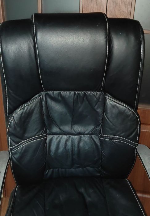 Продам офісне крісло