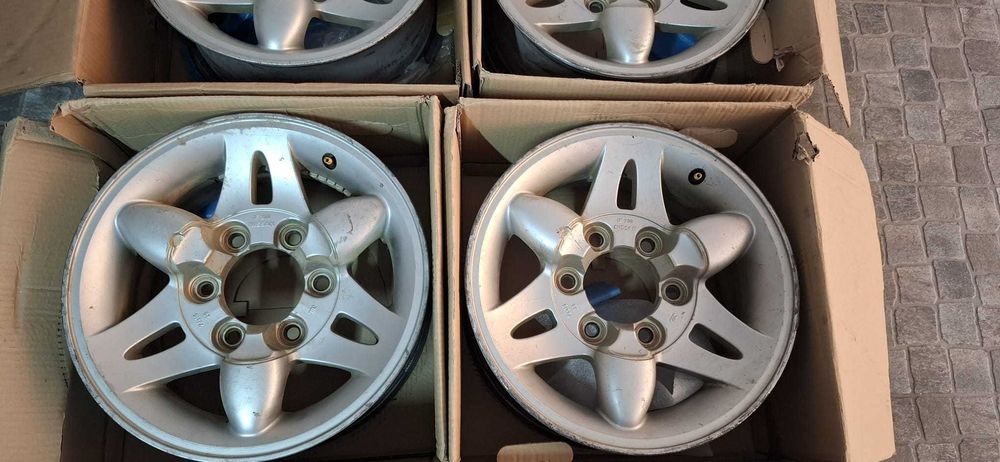 4 jantes 15" de Nissan terrano