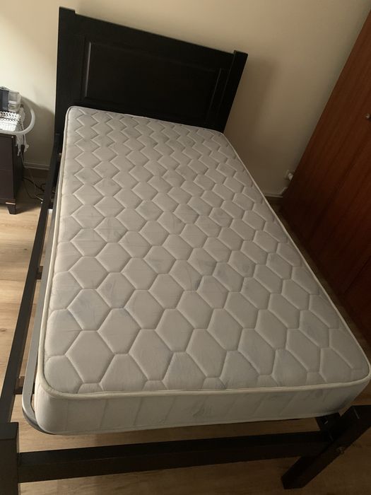 Cama com colchão
