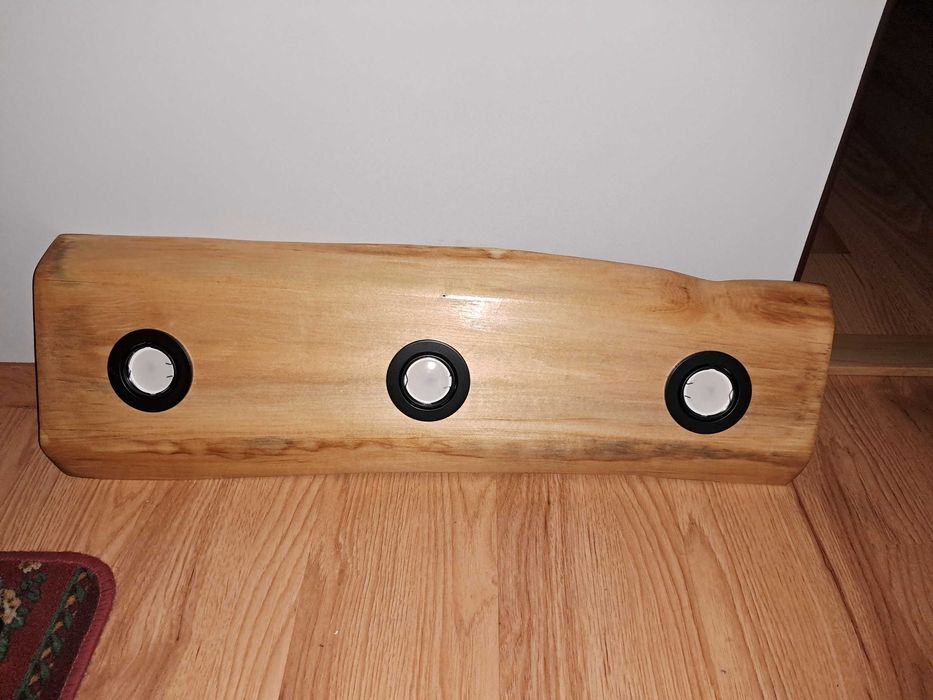 Lampa sufitowa z deski