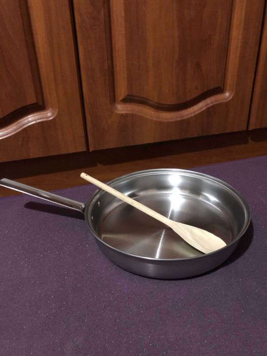 Продам сковорідку металеву Нержавіюча сталь