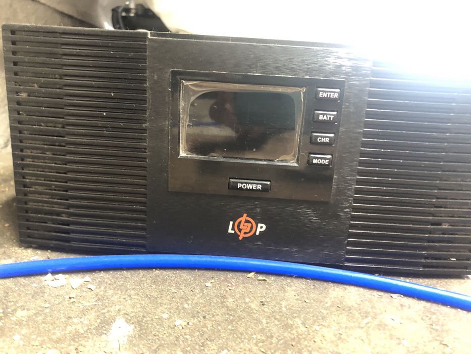 ДБЖ LogicPower LPM-PSW-1500VA + AGM акумуля  тор 12V 105Ah