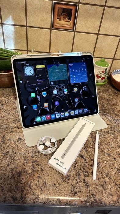 Tablet iPad Apple Retina PRO 12.9” + NOWY RYSIK - iOS 26.6 - PROCREATE - wersja bez przycisku