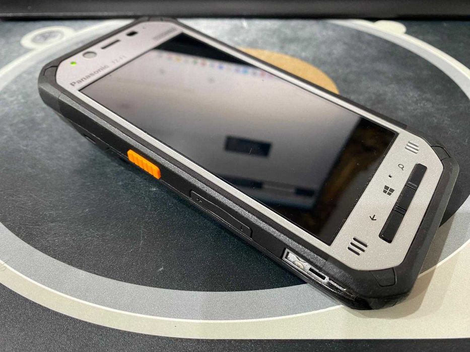 Panasonic Toughpad FZ-F1 Windows 10 16GB Wi-Fi Bluetooth Barcode 2GB