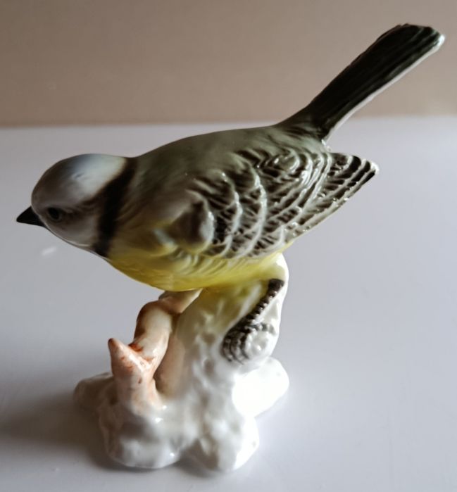 Porcelanowa figurka sikorka