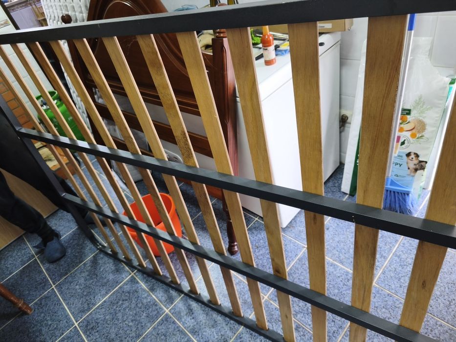 Mobília de corpo e meio, sem armário