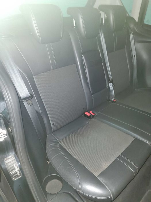 Ford B-Max — fotografia 10