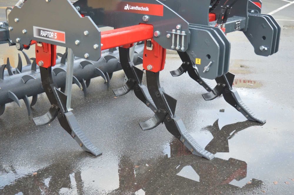 Pług Dłutowy Raptor 7 Hydro firmy DA Landtechnik | Non-Stop |