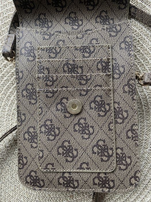 Guess torebka na telefon