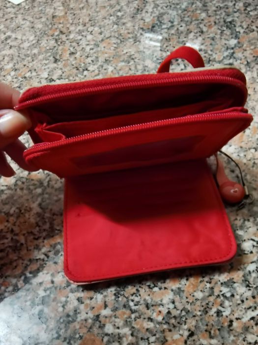 Várias carteiras a 3€