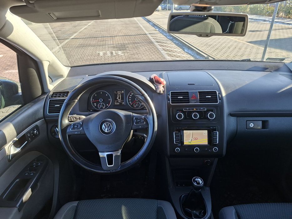 VW TOURAN 2010/11r 1.6tdi Navi,Klima,Hak,3tablica,7osób