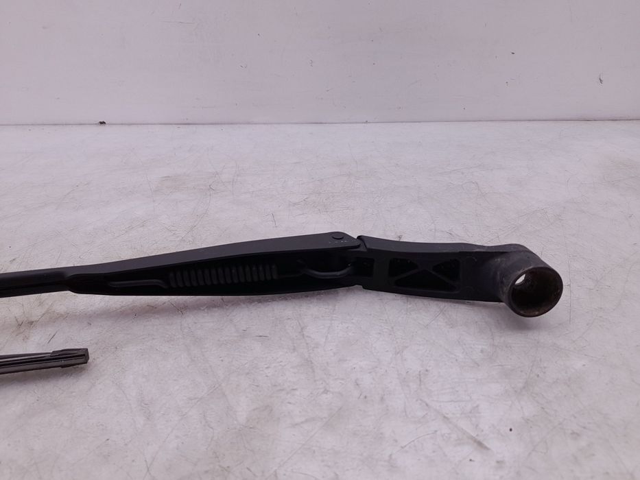 Haste / braço de escova limpa vidros frente esquerda HYUNDAI i20 (PB,