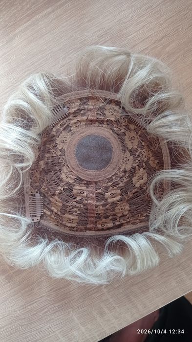 Toper krótki light blonde włosy syntetyczno-termiczne