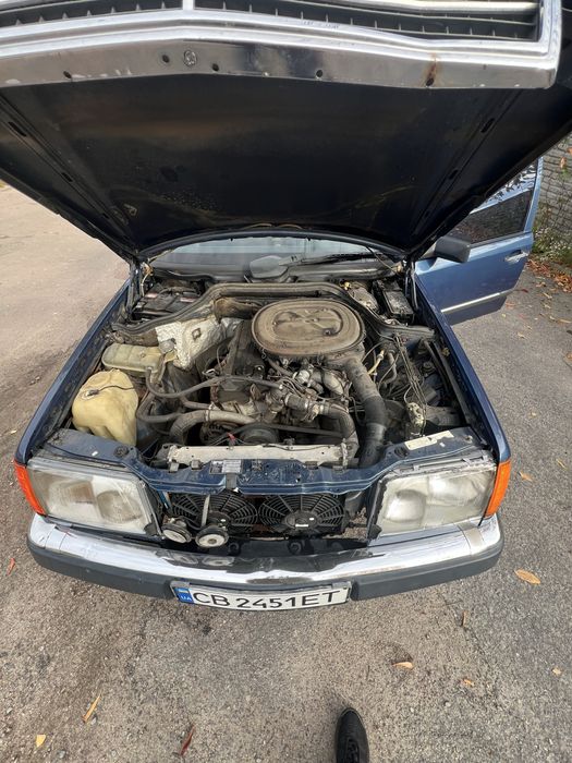 Mersedes W124 E230