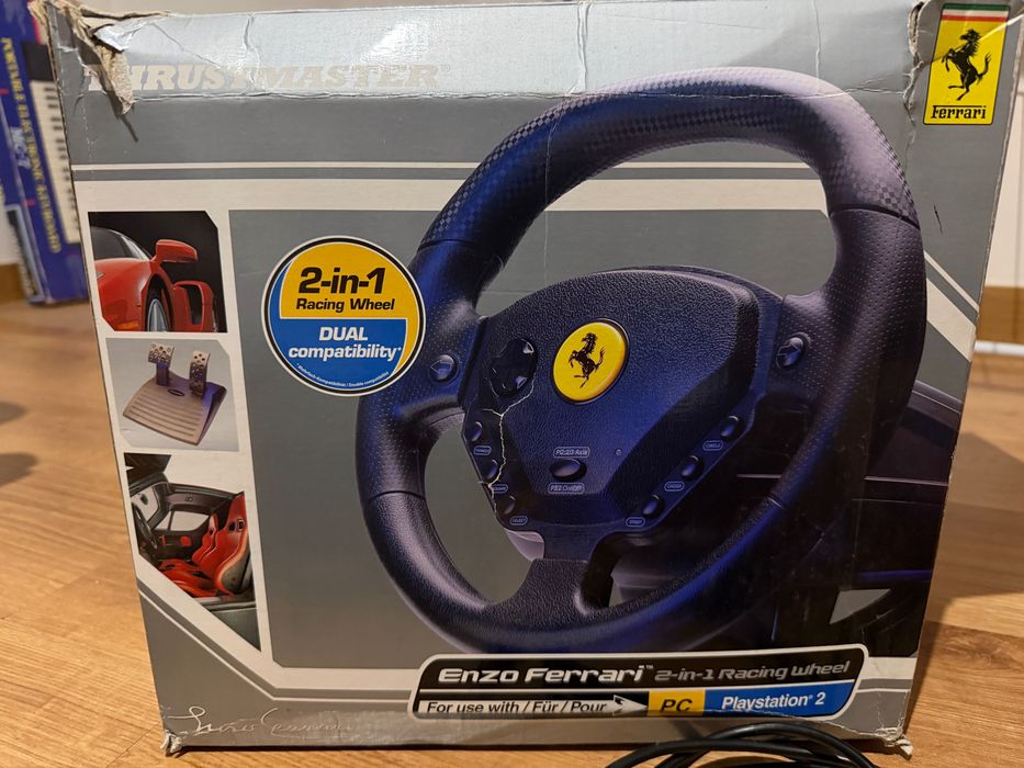 Volante Thrustmaster Enzo para PC e PS2