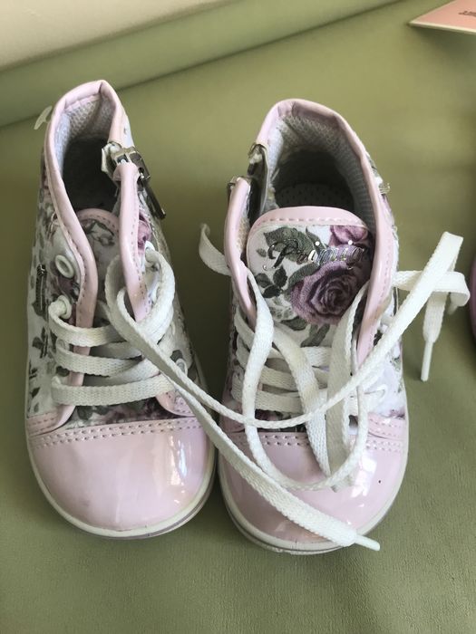 Ботинки на девочку