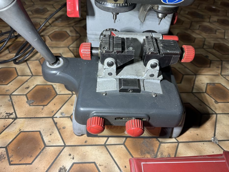 ☆MATRIX／SLX☆ Maszyna do dorabiania kluczy SILCA MATRIX SLX Łódź