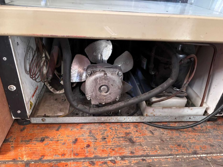 Mini frigorífico expositor