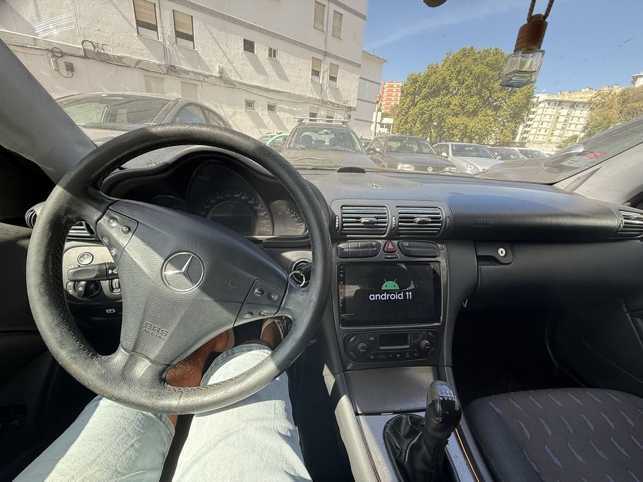 Mercedes-Benz 220 — fotografia 9