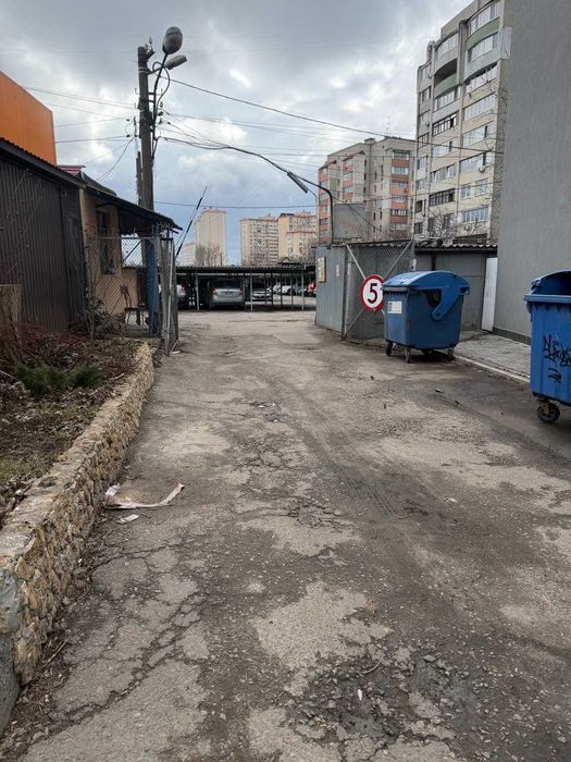 Продам місце на автостоянціі «Каштан», Таирова, вул. Левітана, 118