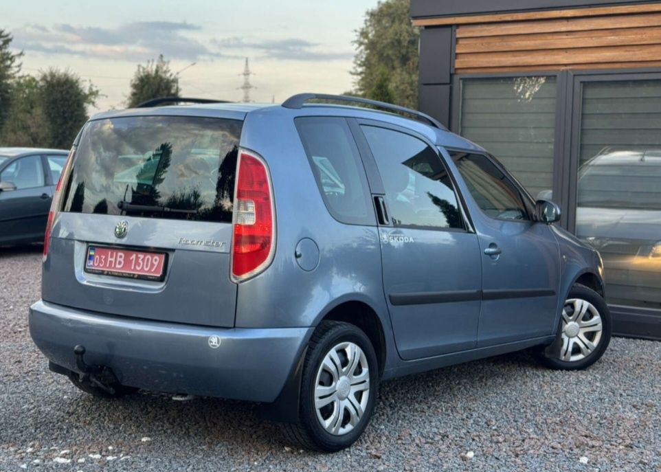 Шкода ромстер  1.6 автомат