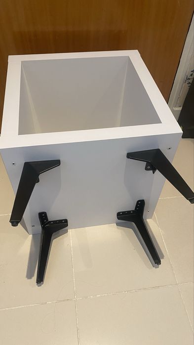 Estantes cubo Kallax com pernas