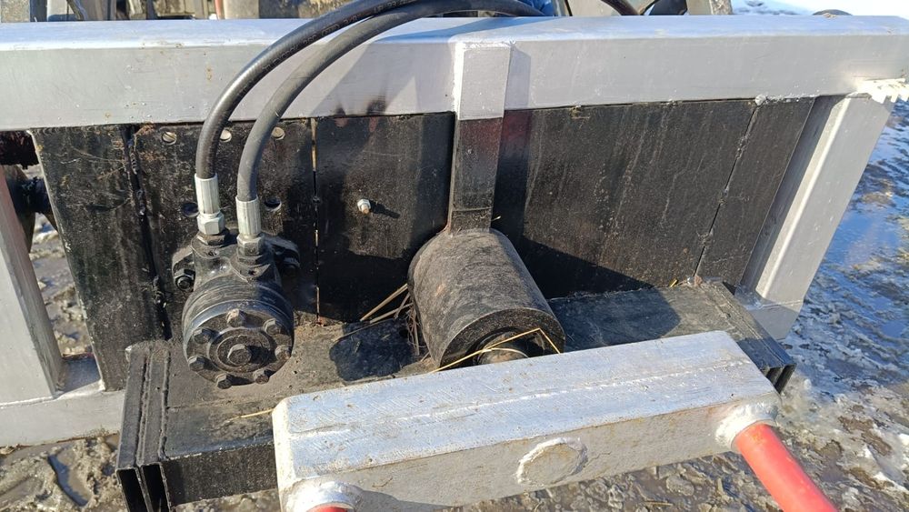 Rozwijarka do balotów, bel siana, słomy na TUR