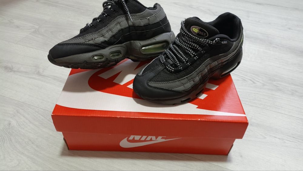Продам Nike air max 95 38 розмір